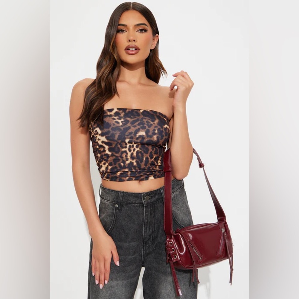 Fashion Nova Burgundy Crossbody Handbag NEW - Picture 2 of 5